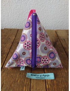 PIRÁMIDE círculos morados