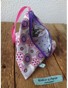 PIRÁMIDE círculos morados 2